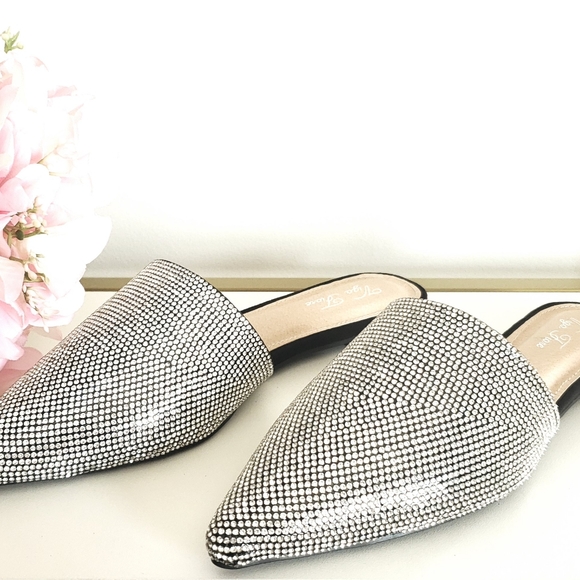 *NWT & Box* Tracie Rhinestone Slides - Picture 6 of 7